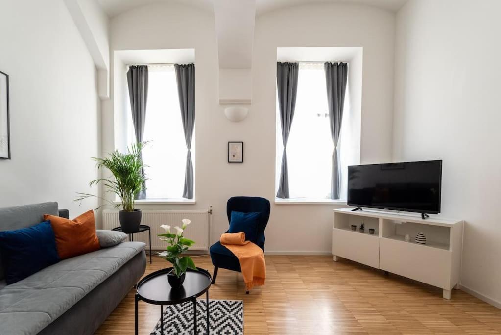 Pristine 1Br Steps From City By Hm Виена Екстериор снимка