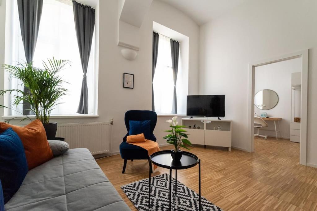 Pristine 1Br Steps From City By Hm Виена Екстериор снимка